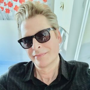 Meet your Posher, Charles